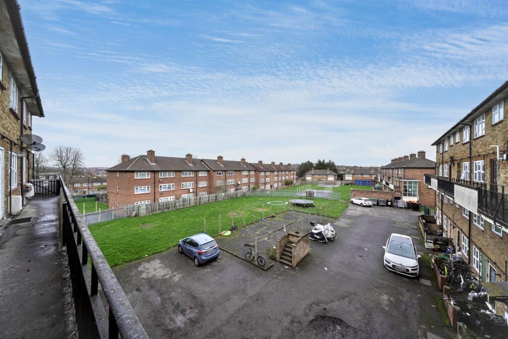 19 Warwick Court, Newmarket Avenue, Northolt UB5 4ET