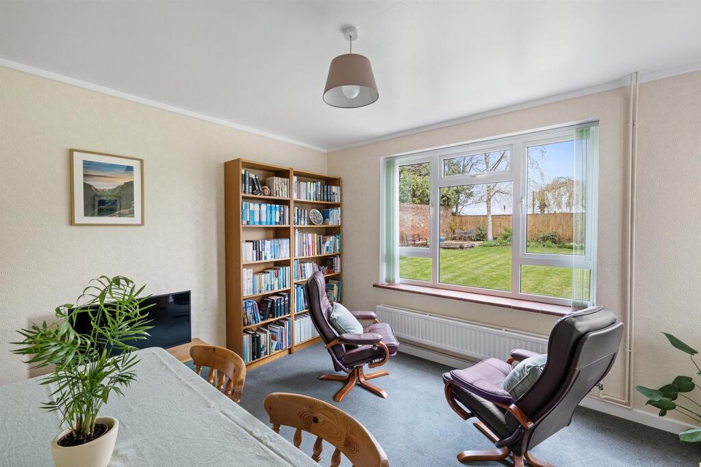 7 Harford Manor Close-30.jpg