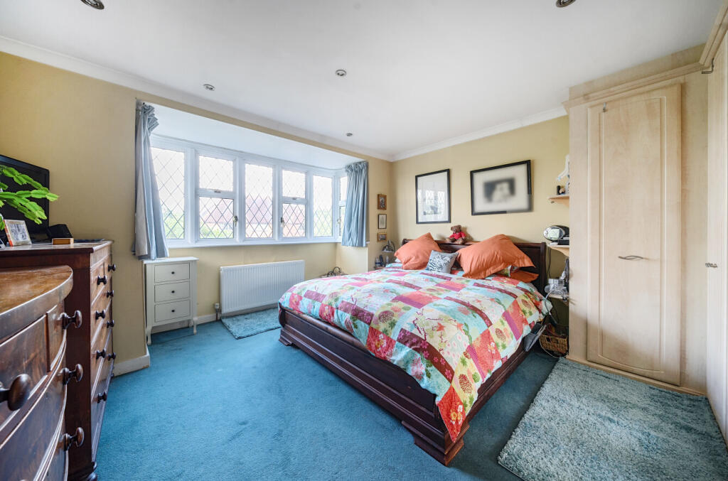 1328285-9-687e163...