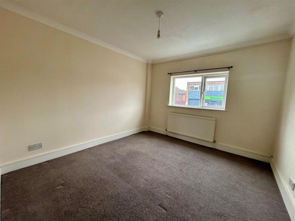 104 Mytchett Road bedroom.jpg
