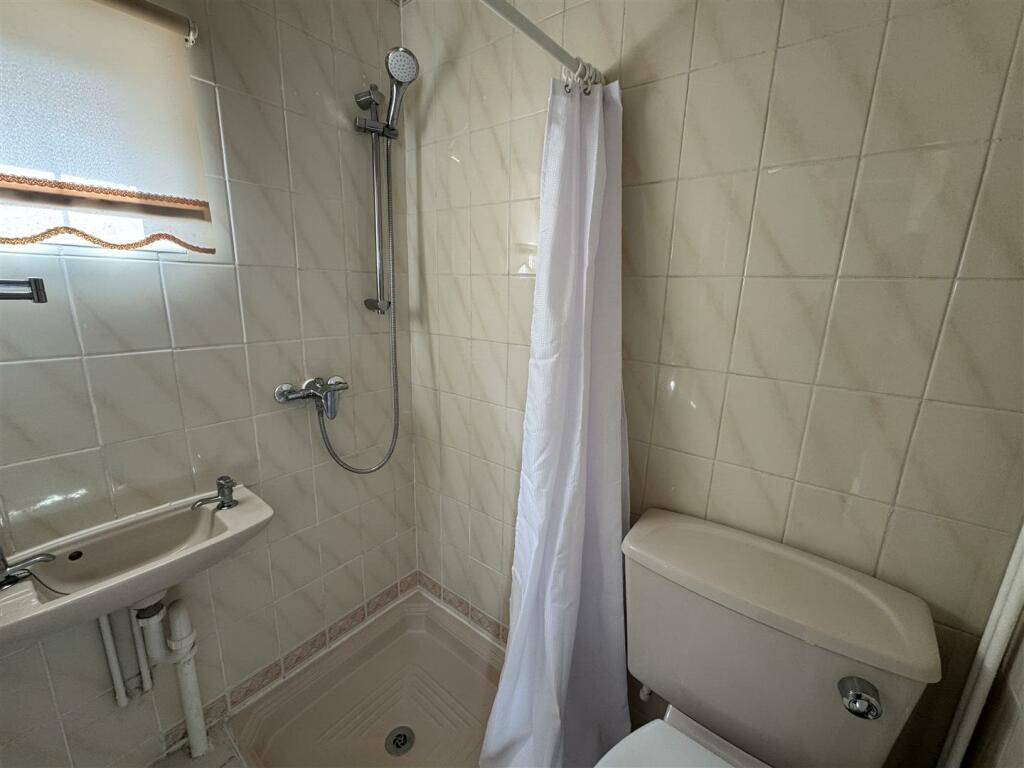 ENSUITE SHOWER ROOM