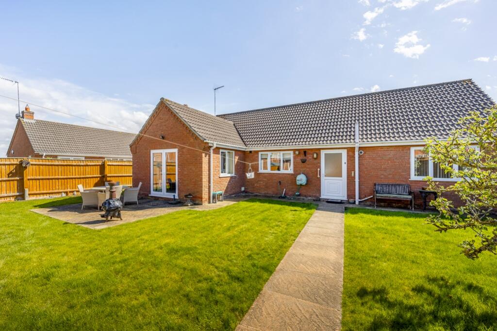7 Richard Busby Way (Lutton)-10