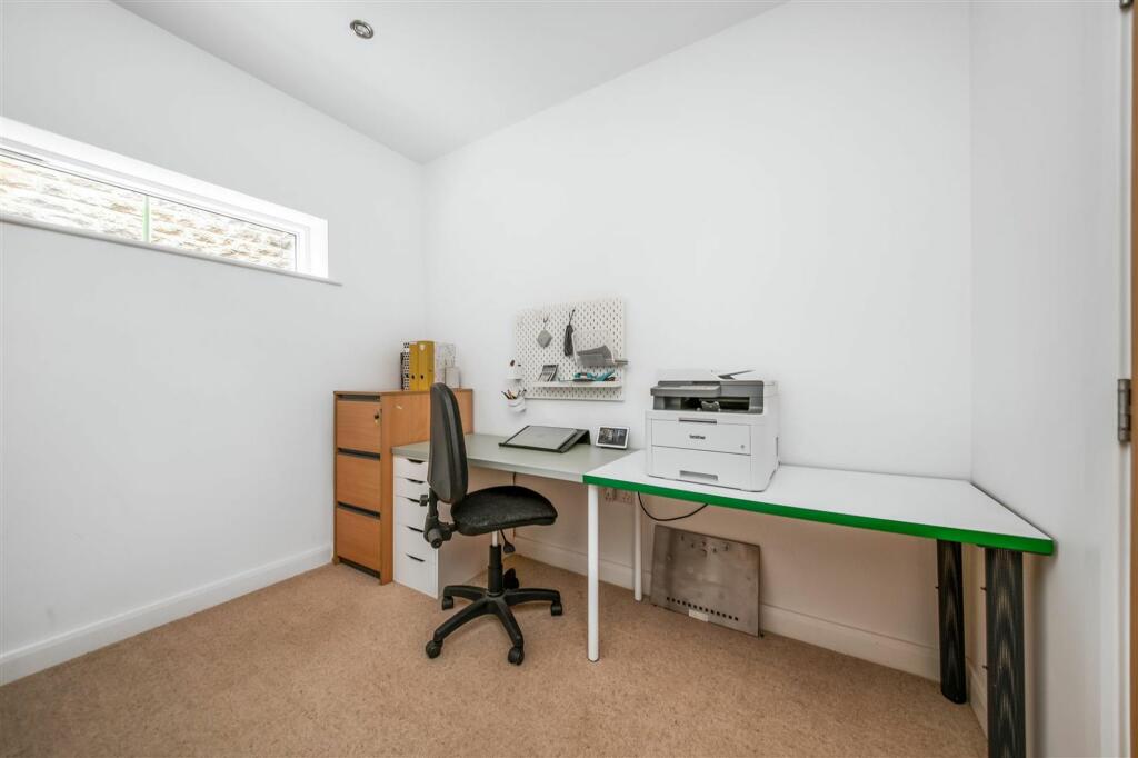 HOME OFFICE
