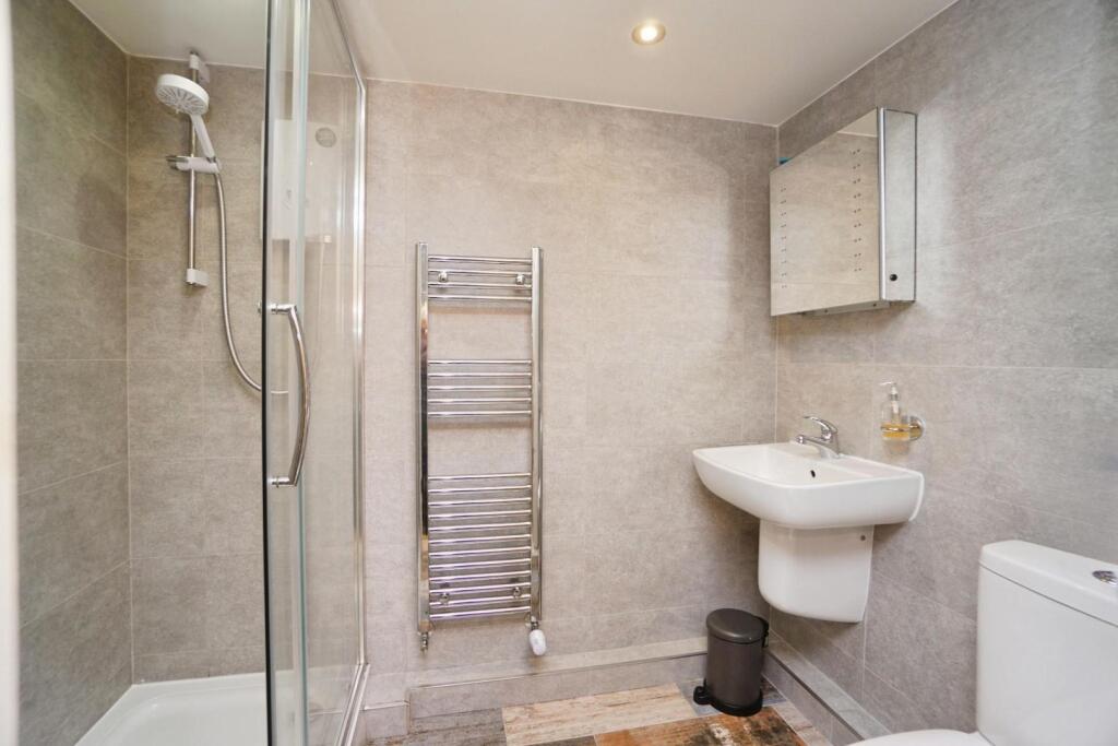 EN SUITE BASEMENT