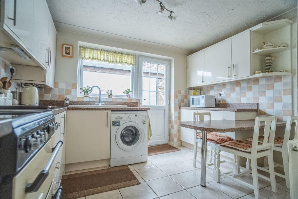 Kitchen / Breakfast 