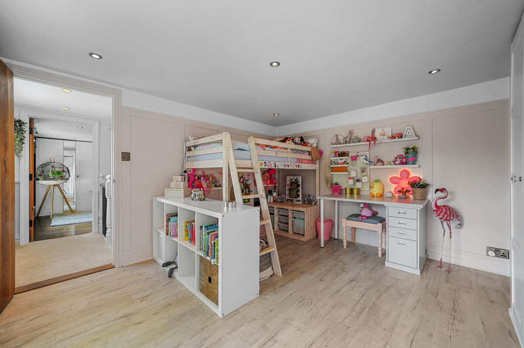 PT-FC(COL)-PondFa...