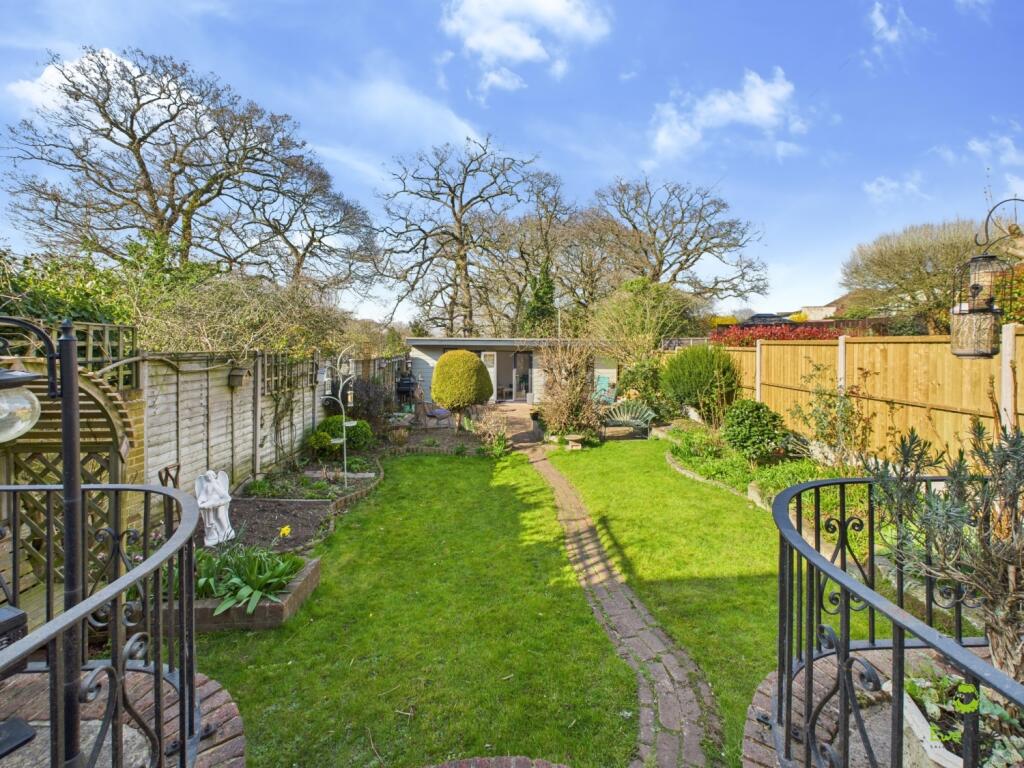 CAM04399G0-PR0046-STILL002