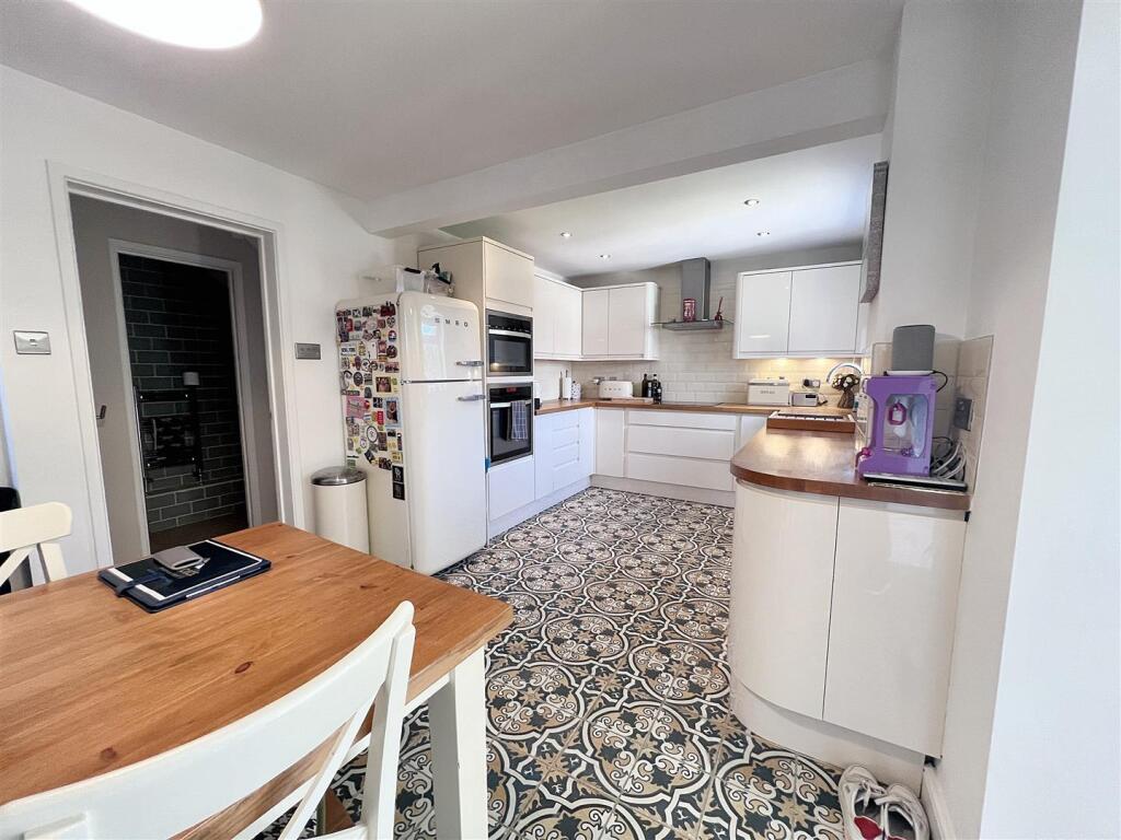 kitchen/dinerr
