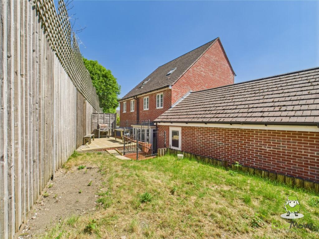 EweMove Estate Agents Basingstoke - Sinclair Drive