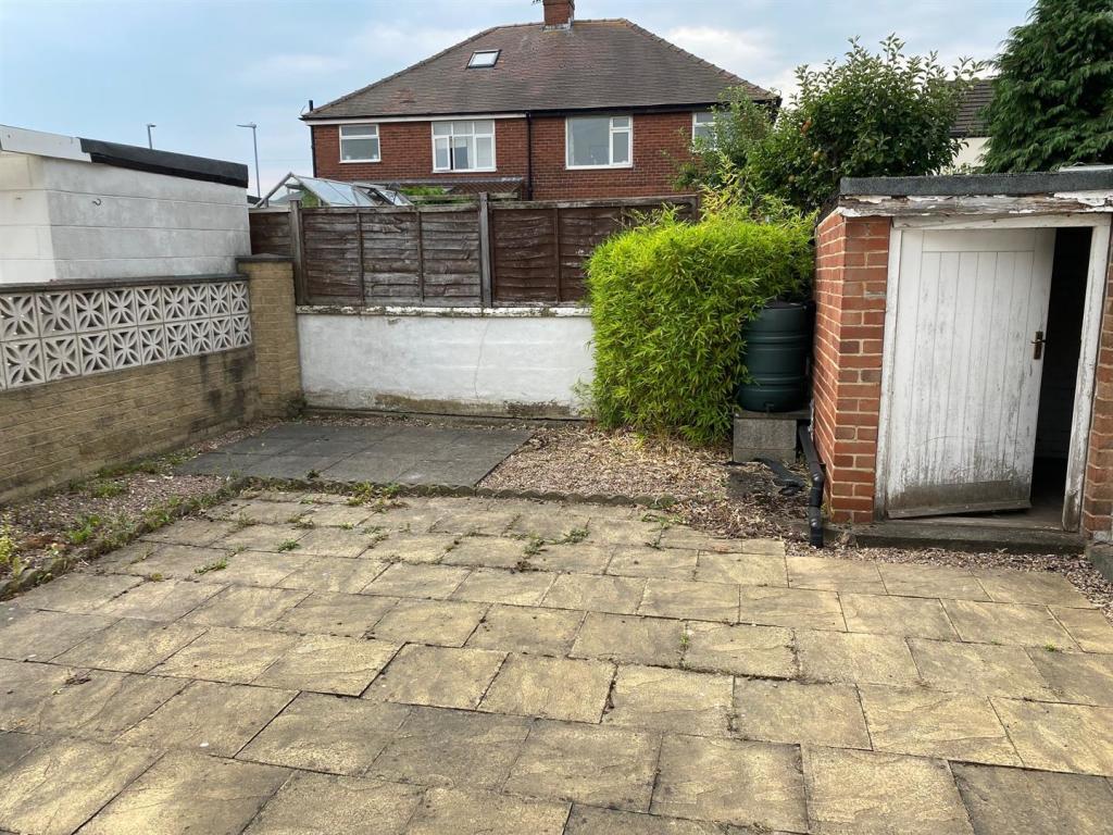 robin royd grove 2 rear.jpg