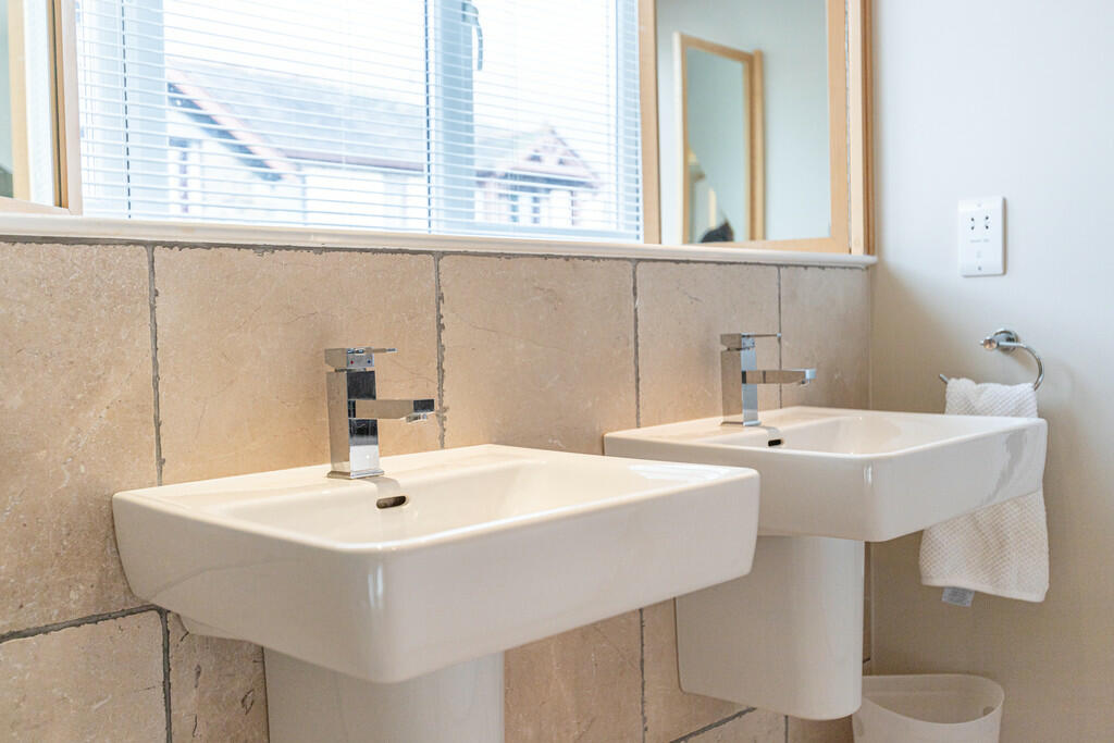 Ensuite for Bedro...