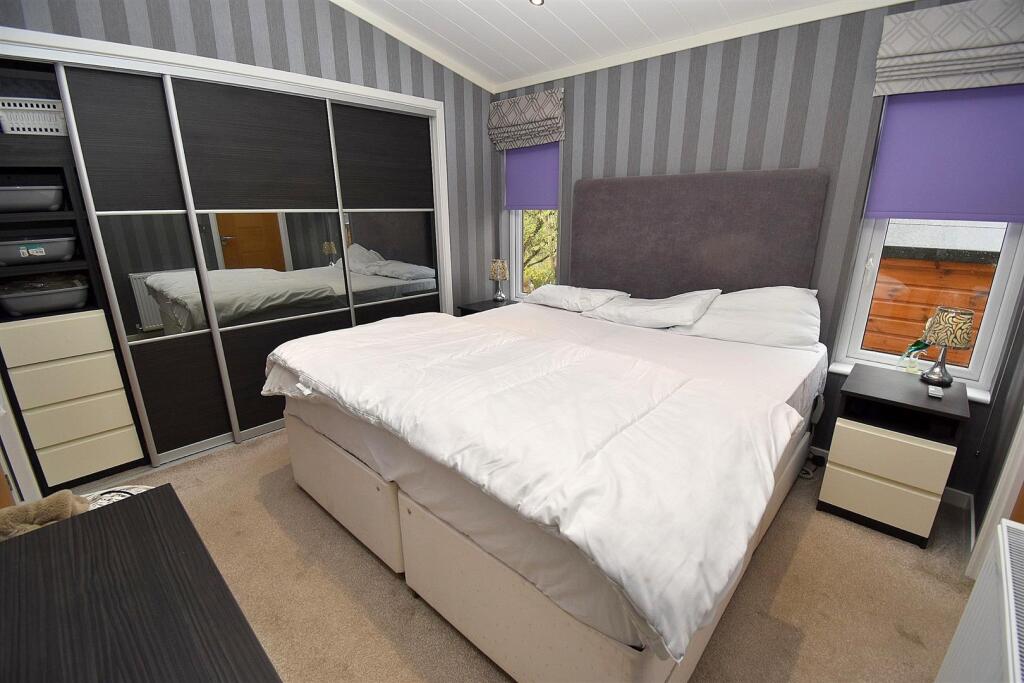 BEDROOM ONE.JPG