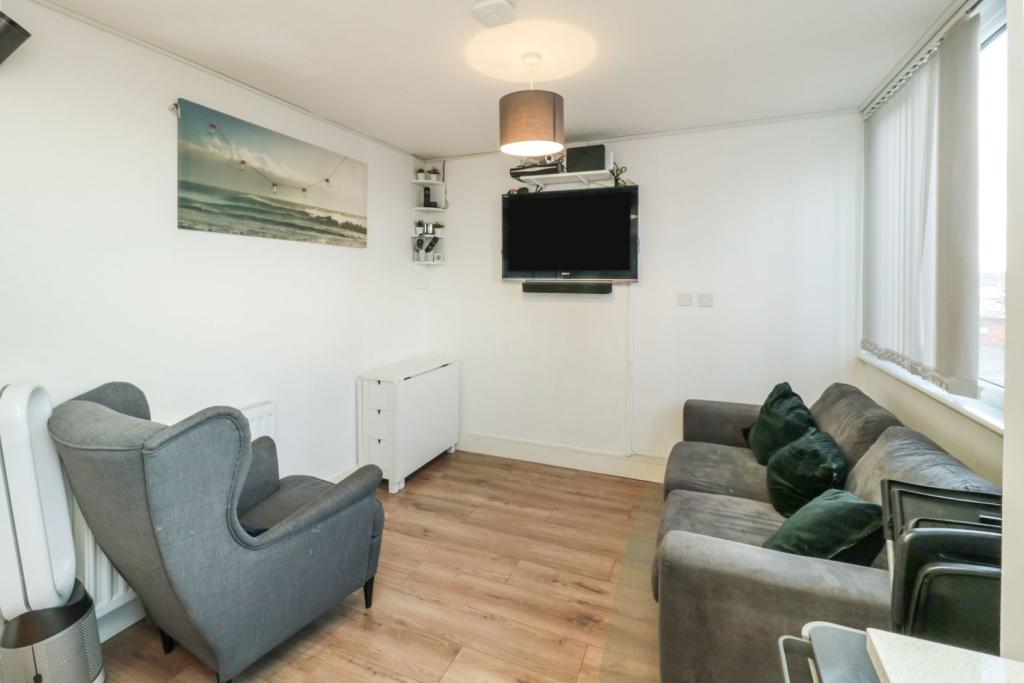 Lounge / Kitchen