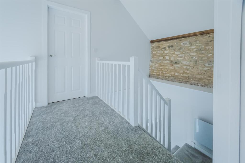 HIGH VAULTED ENTRANCE