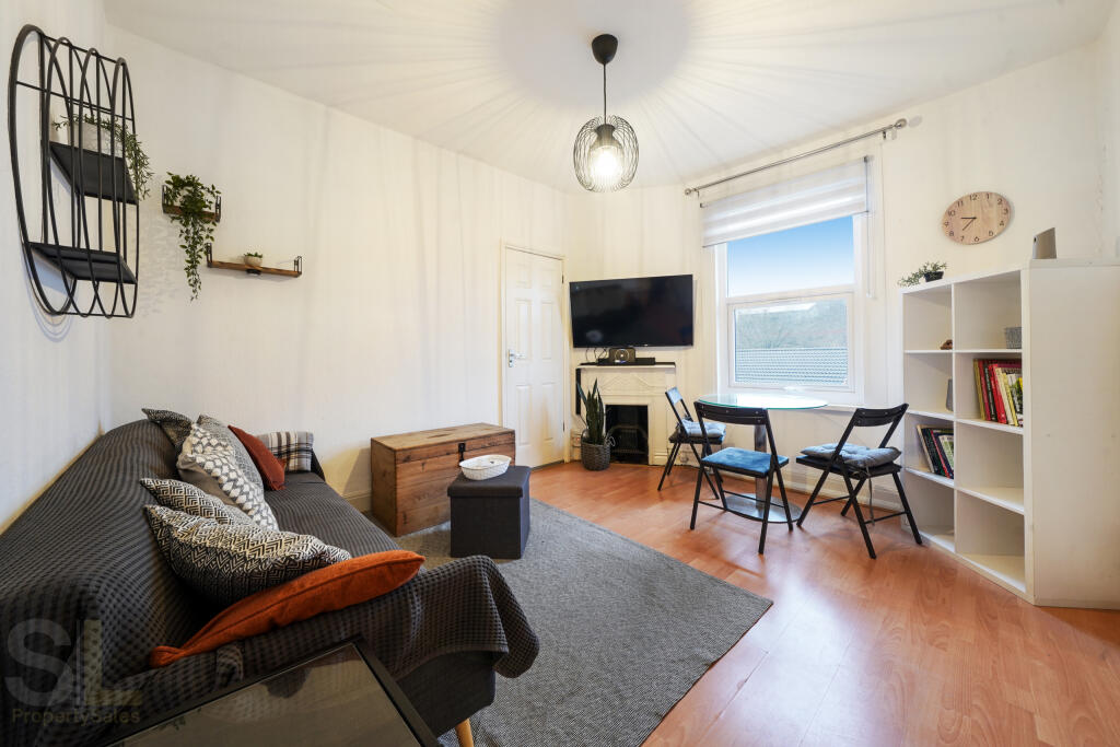 Gorleston Road - West-Facing Living Room