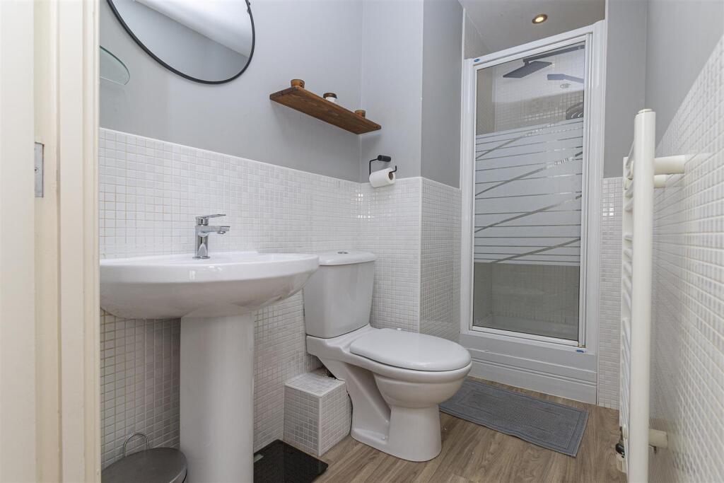 En Suite Shower Room