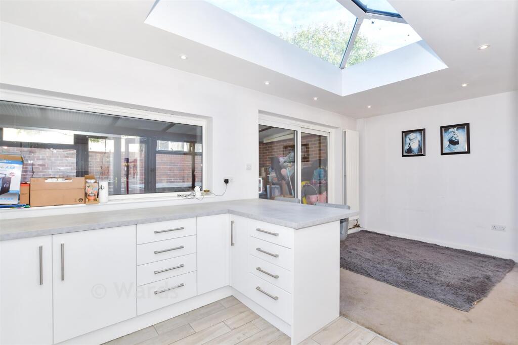 Kitchen/Breakfast Area