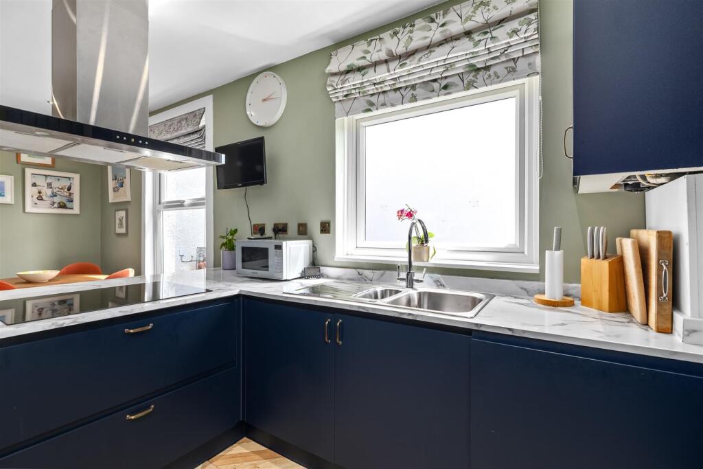 Kitchen/Breakfast Room 3