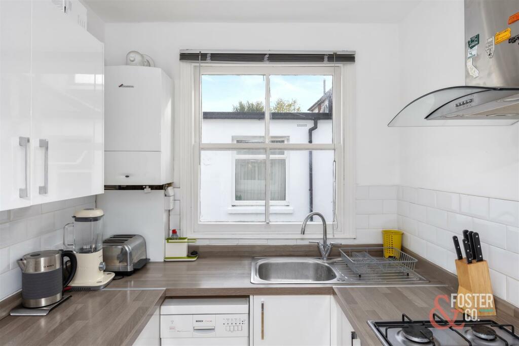 Lyndhurst Road, 31, First Floor Flat-011.jpg