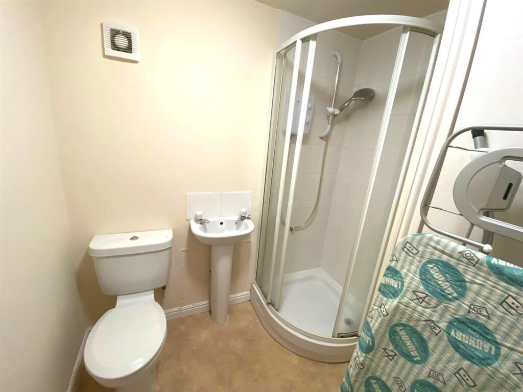 Shower Room (2).jpeg