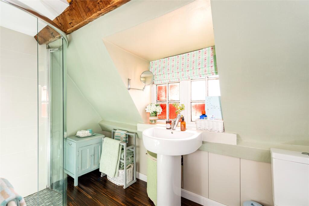 Studio Shower Room