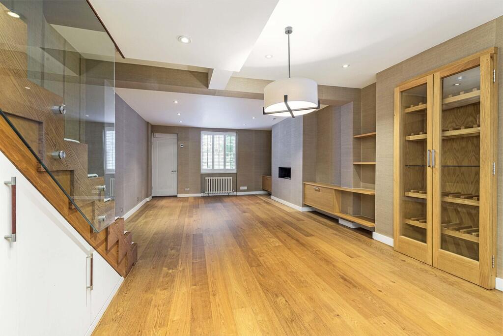 42 Bramerton St D...