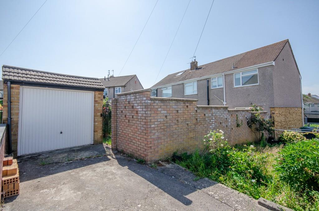 Garage &amp; off street parking.jpg