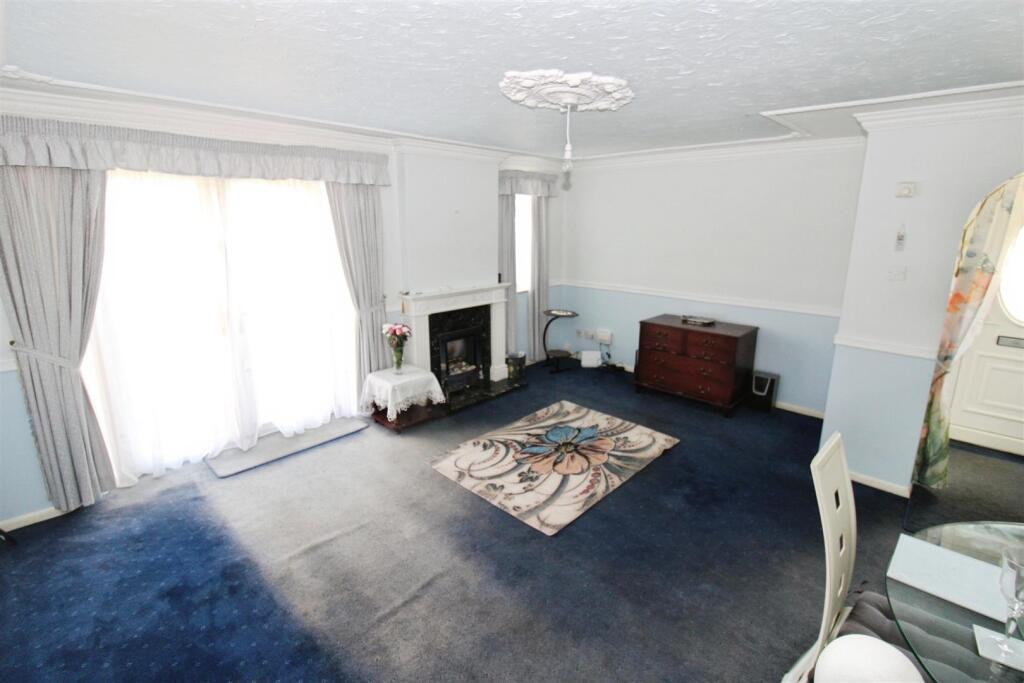 Lounge and Dining Area