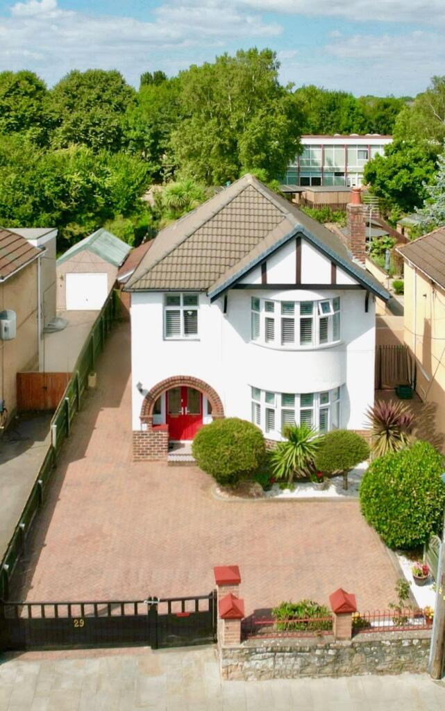 OUTSTANDING, EXTENDED 1930s Home