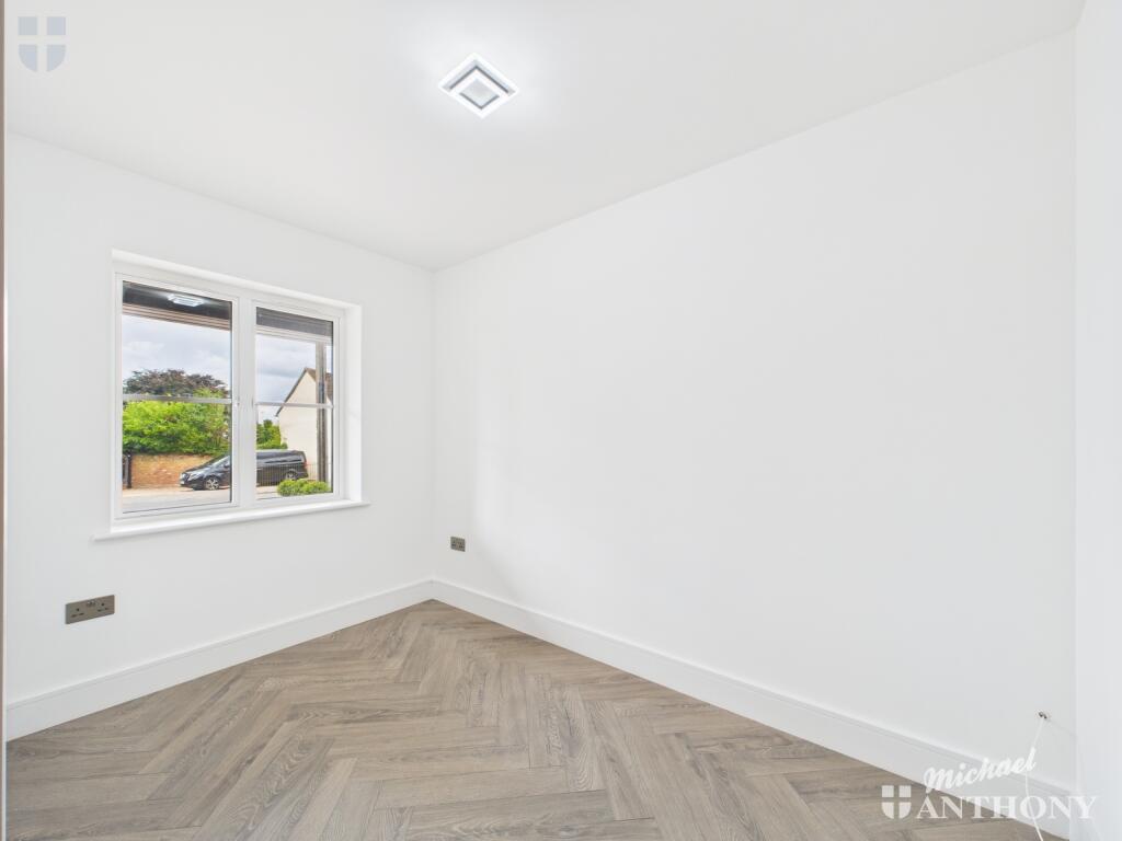 CAM02773G0-PR0337-STILL014