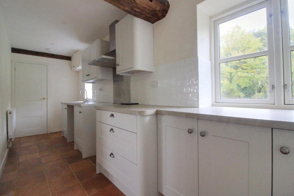 Kitchen 2.jpg