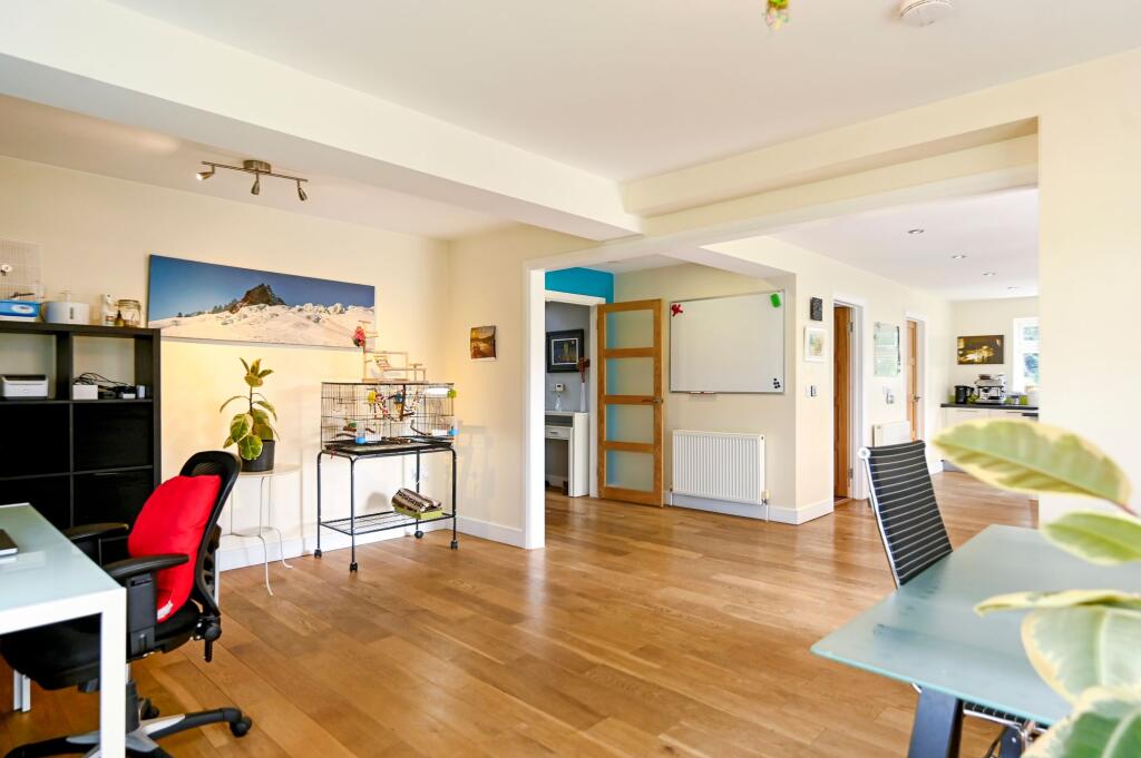 Kitchen / Breakfast / Dining