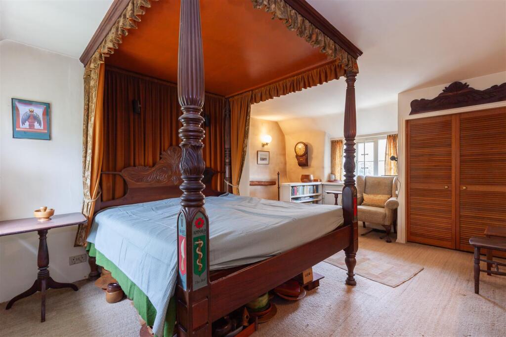 Bedroom 2 1.jpg