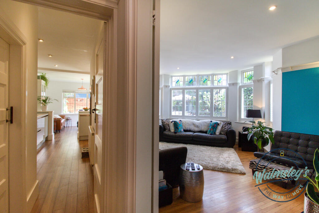 Kitchen &amp; sitting room