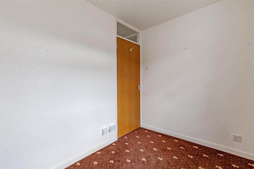 Bedroom 2-2.jpg