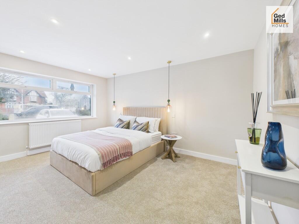 CAM04261G0-PR0117...