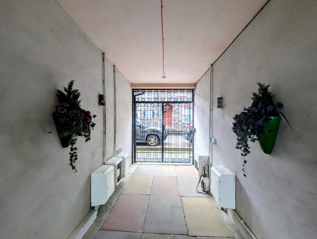 WhatsApp Image 2025-10-01 at 14.31.10_6f3a0053.jpg