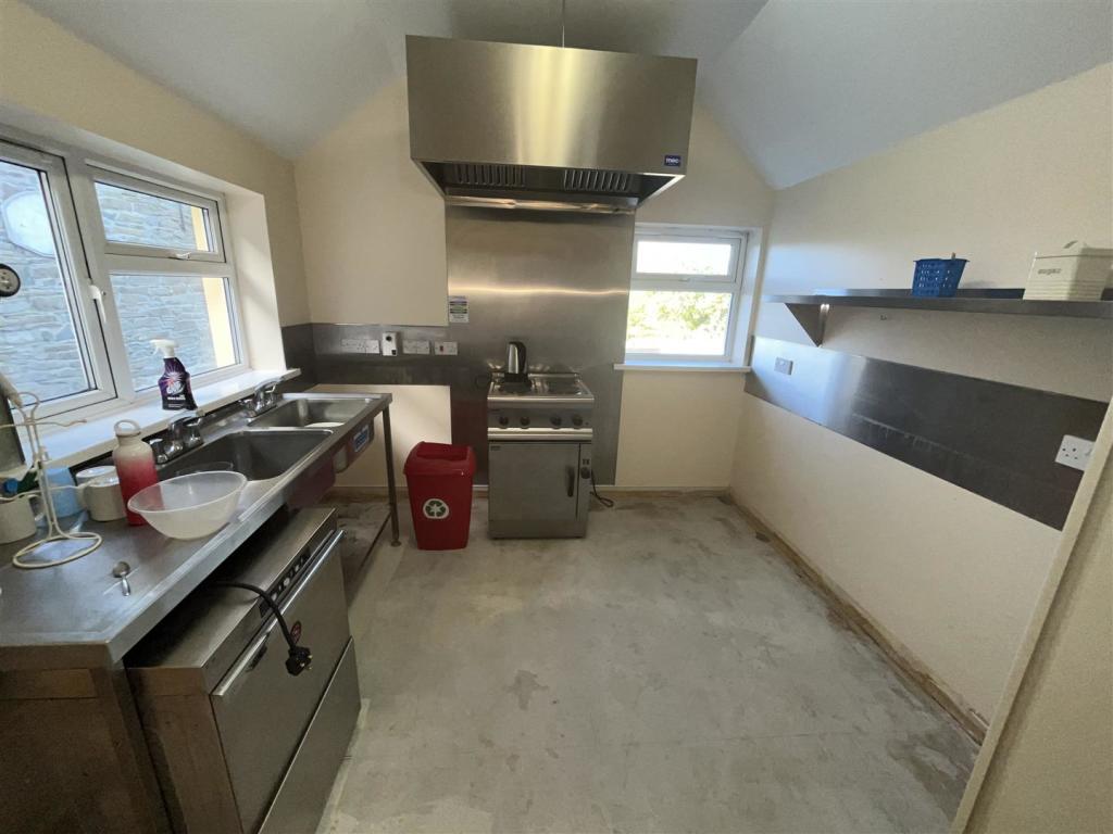 CATERING KITCHEN