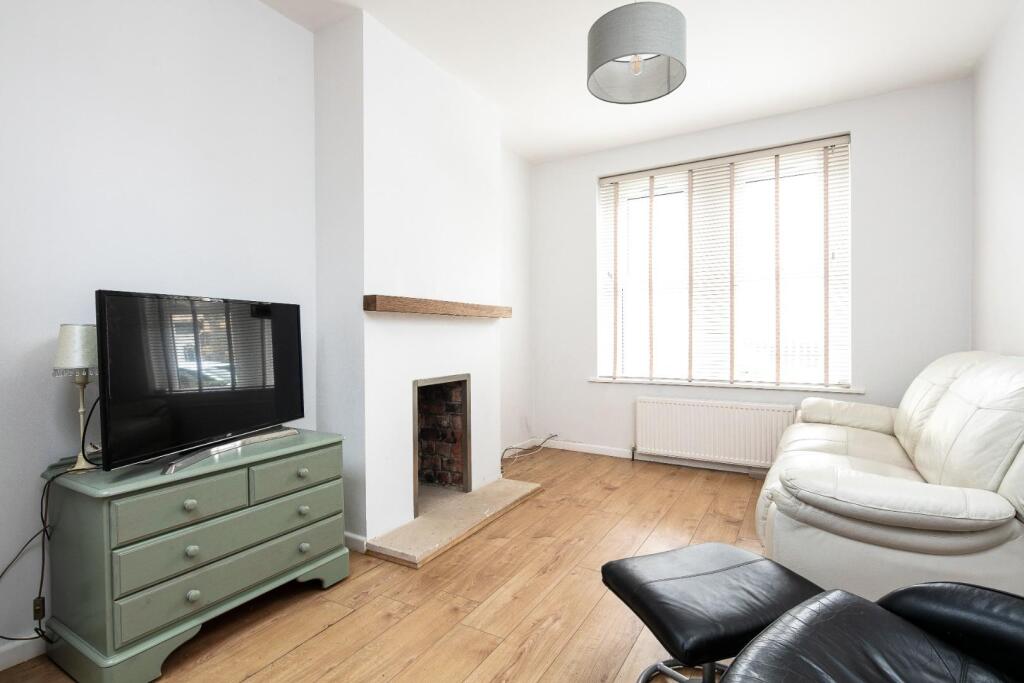 71 Hungerford Road-2.jpg