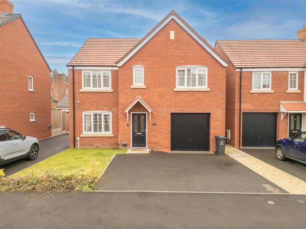 Longlands Avenue Old Quarter 1.jpg