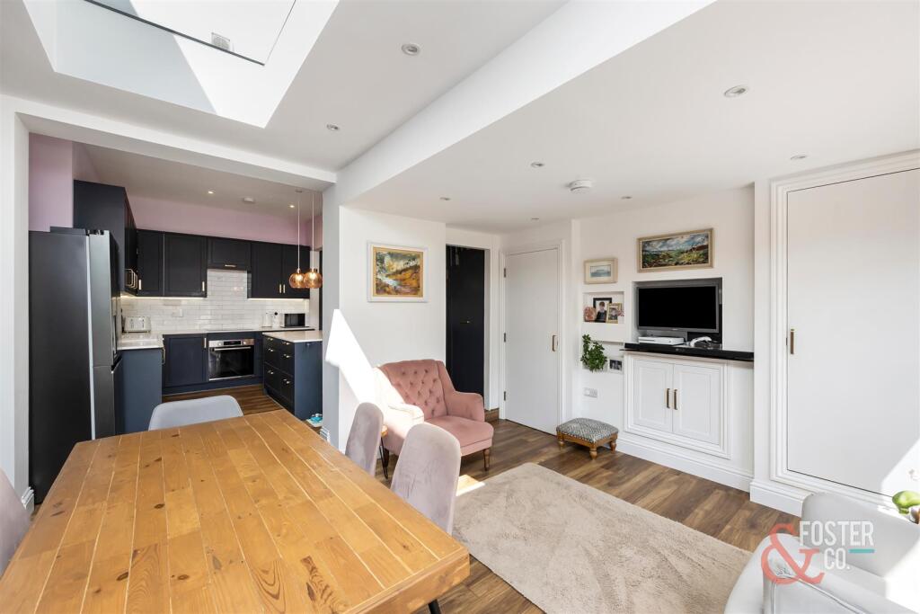 Trafalgar Road_89-010.JPG