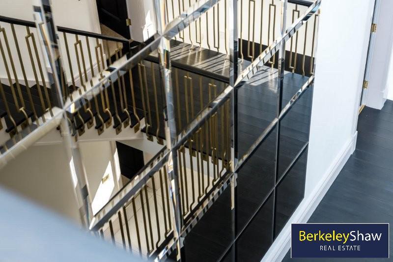 8eff876b--41C3-B887-0C9A14F0C014-41112-000005D9F09