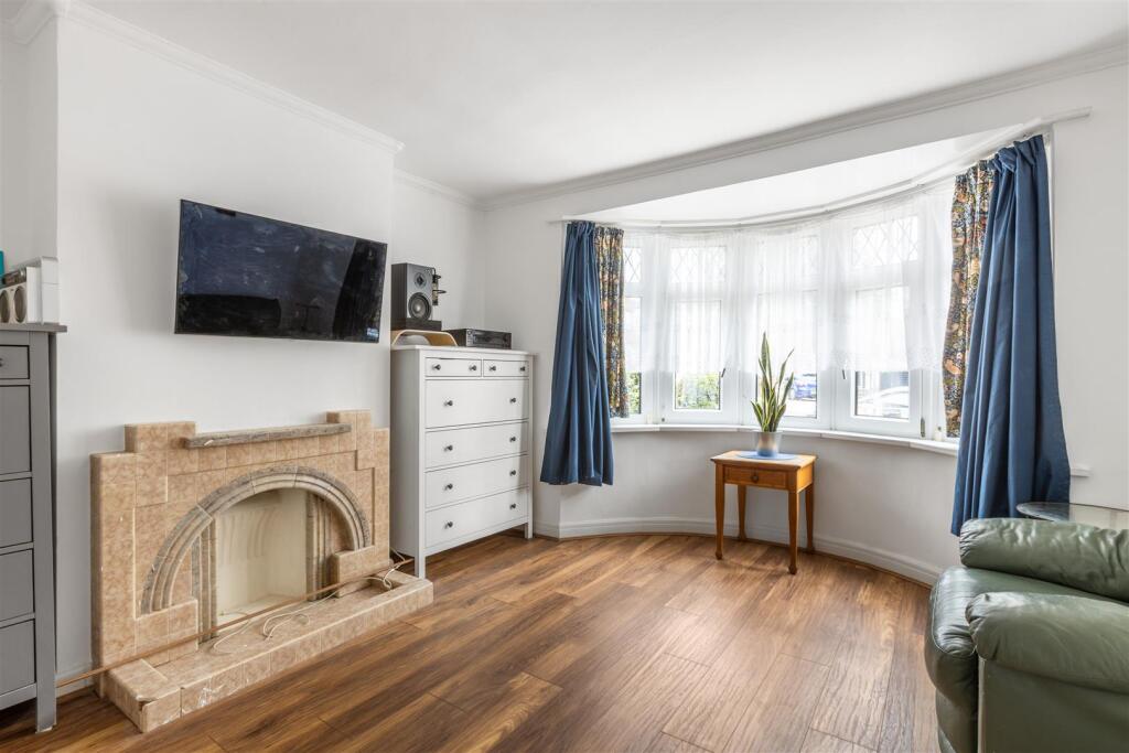 105 Birch Tree Avenue-10.jpg