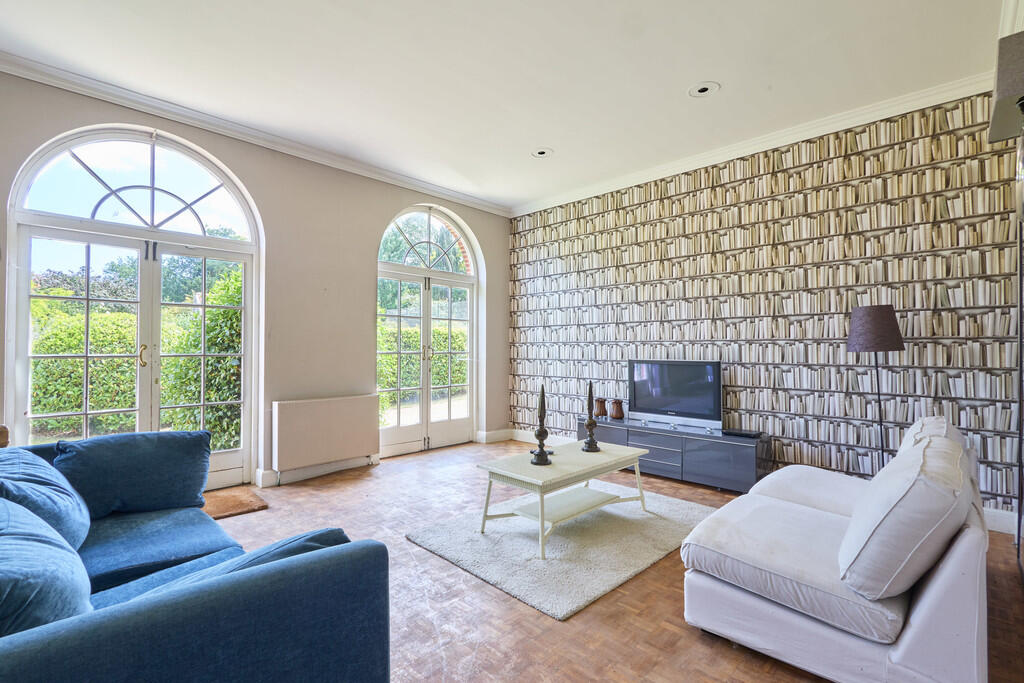 Moulton Hall 0907...