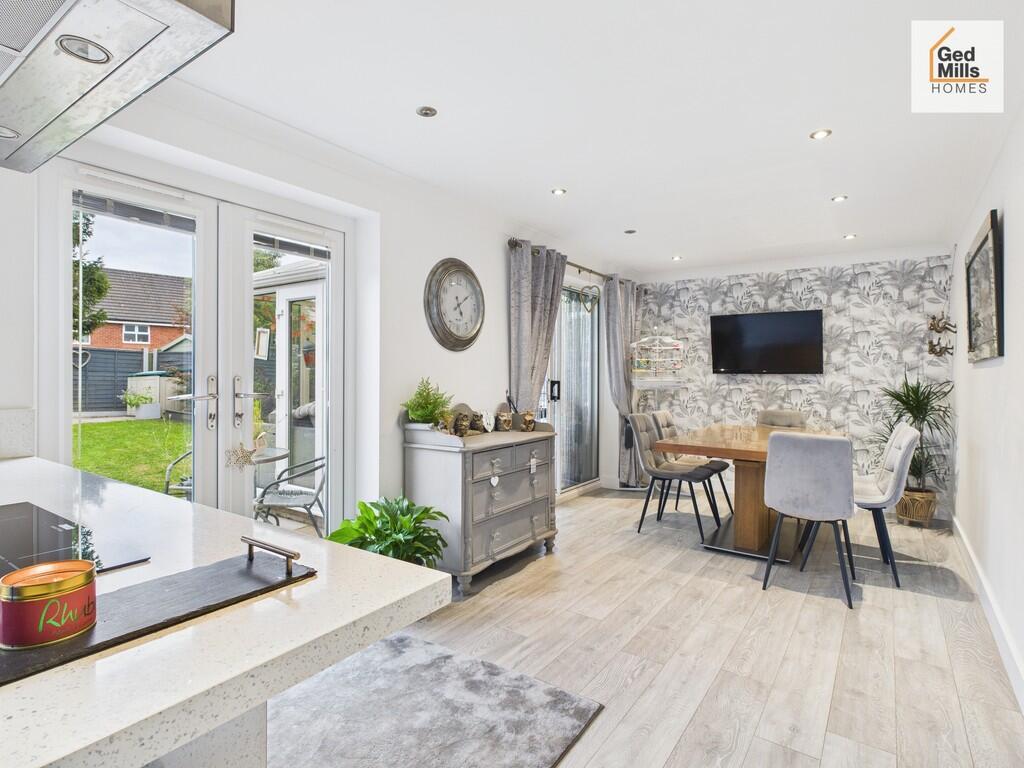 CAM04261G0-PR0090...