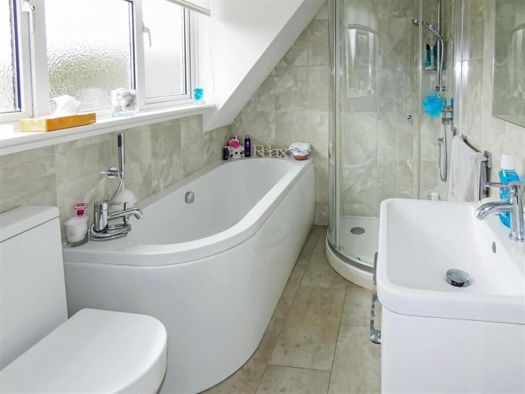 Bathroom (First-floor)