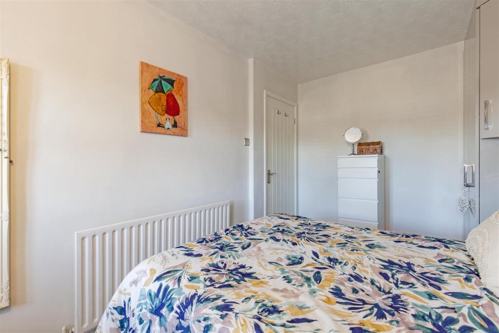 Bedroom 1-3.jpg