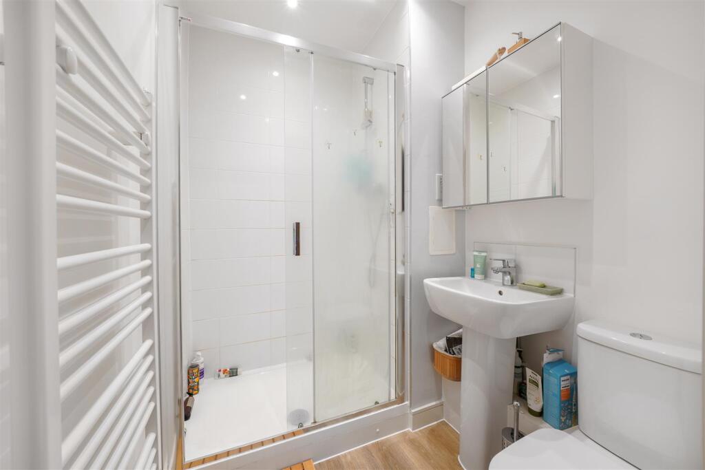 48 Goshawk Court, Ridding Lane - FYlP55xZy9uRqXhE5