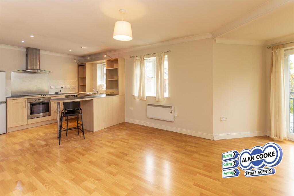 OPEN PLAN LIVING AREA