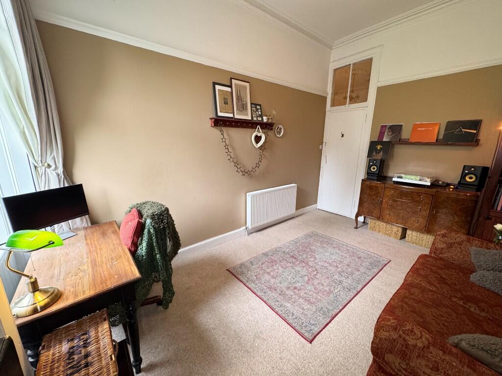 Bedroom 2 (2)